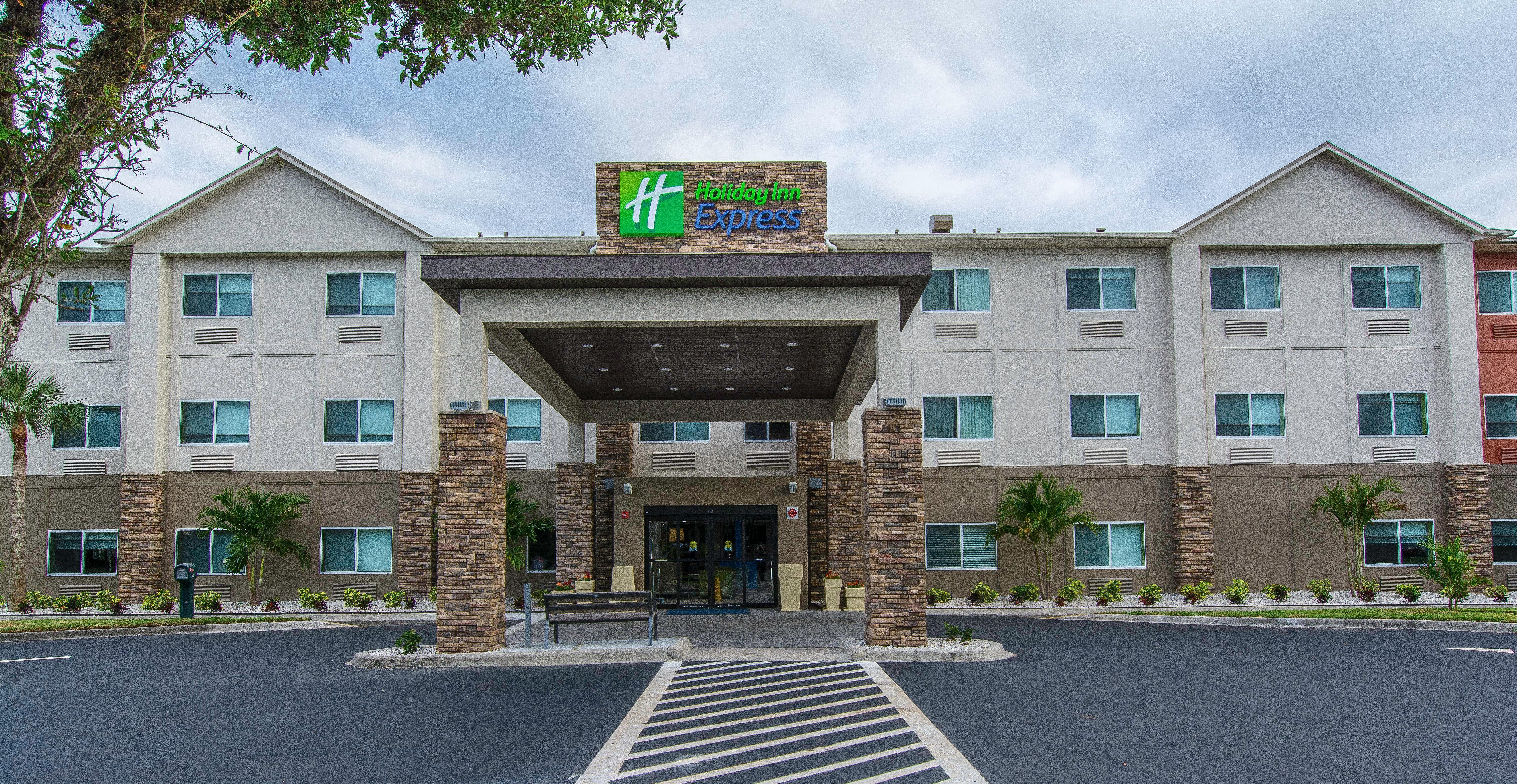 Holiday Inn Express - Naples South - I-75 By Ihg Golden Gate Kültér fotó